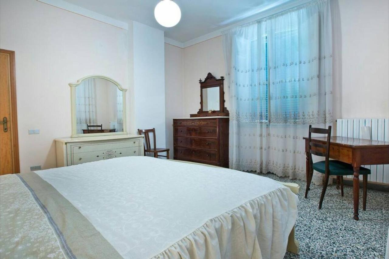 Affittacamere Porquier Crespina Kültér fotó